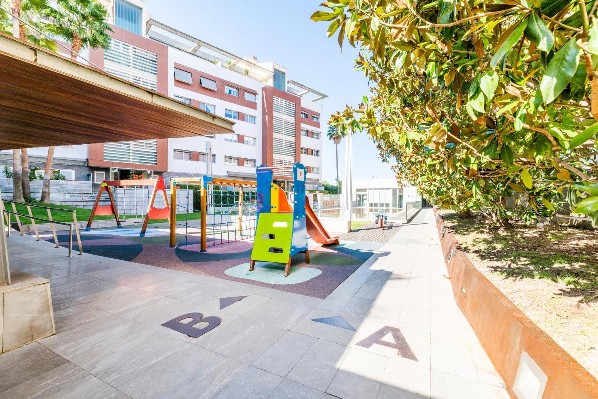 Апартаменти Tuguest Avenida De La Investigacion - Free Parking Гранада Екстер'єр фото